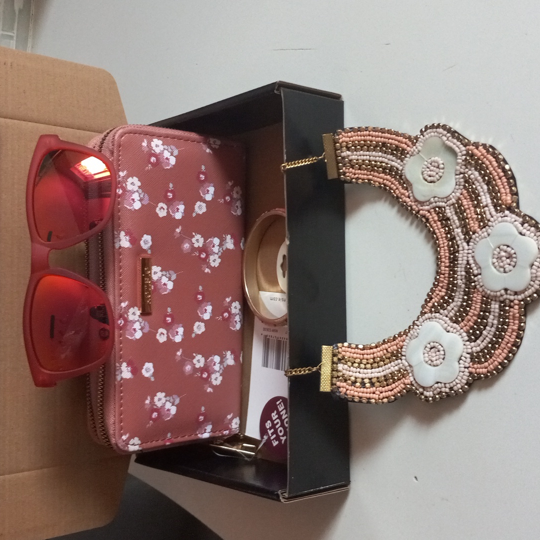 Accessories Bundle Box